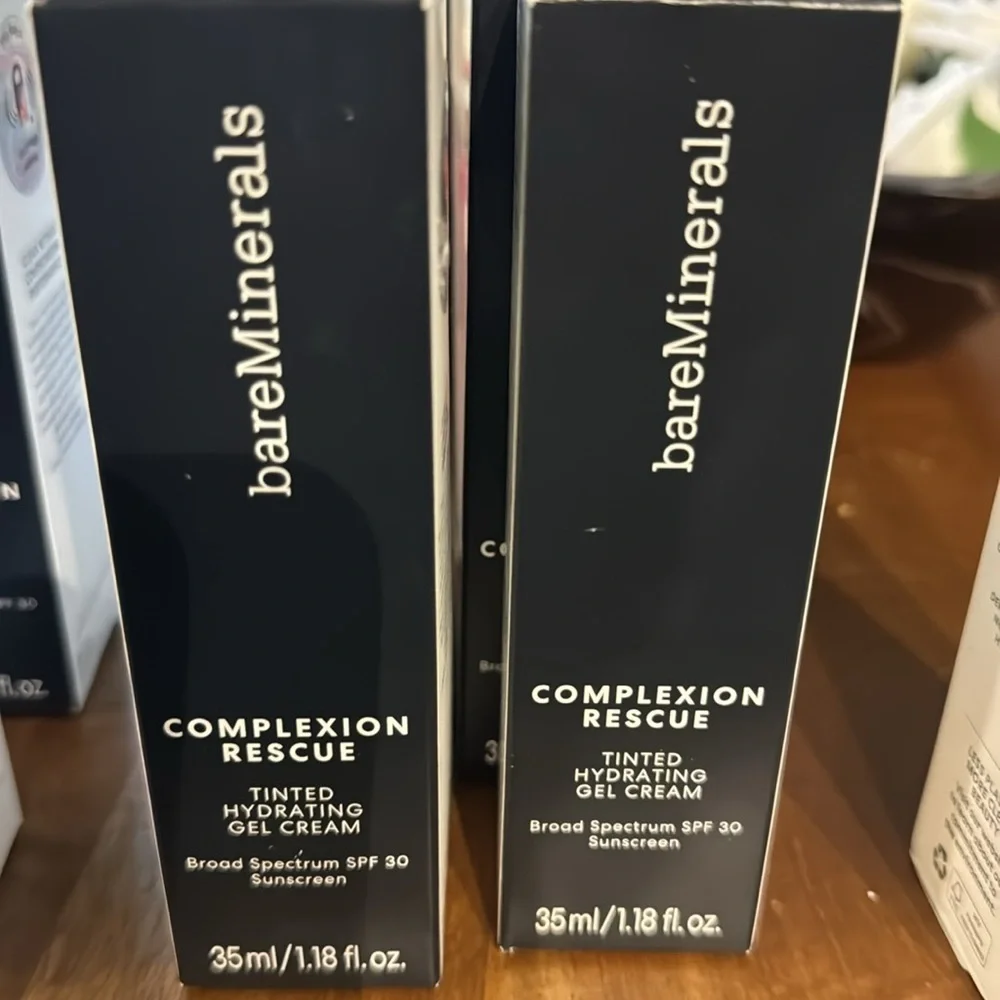 BareMinerals COMPLEXION RESCUE TINTED MOISTURIZER HYDRATING GEL CREAM NEW IN BOX